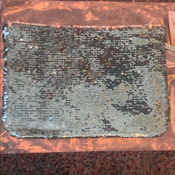 Aqua/Silver Sequin Wet-Dry Wristlet/Bag. 2-way sequins. 12.5” x 8.5” - Picture 6 of 6